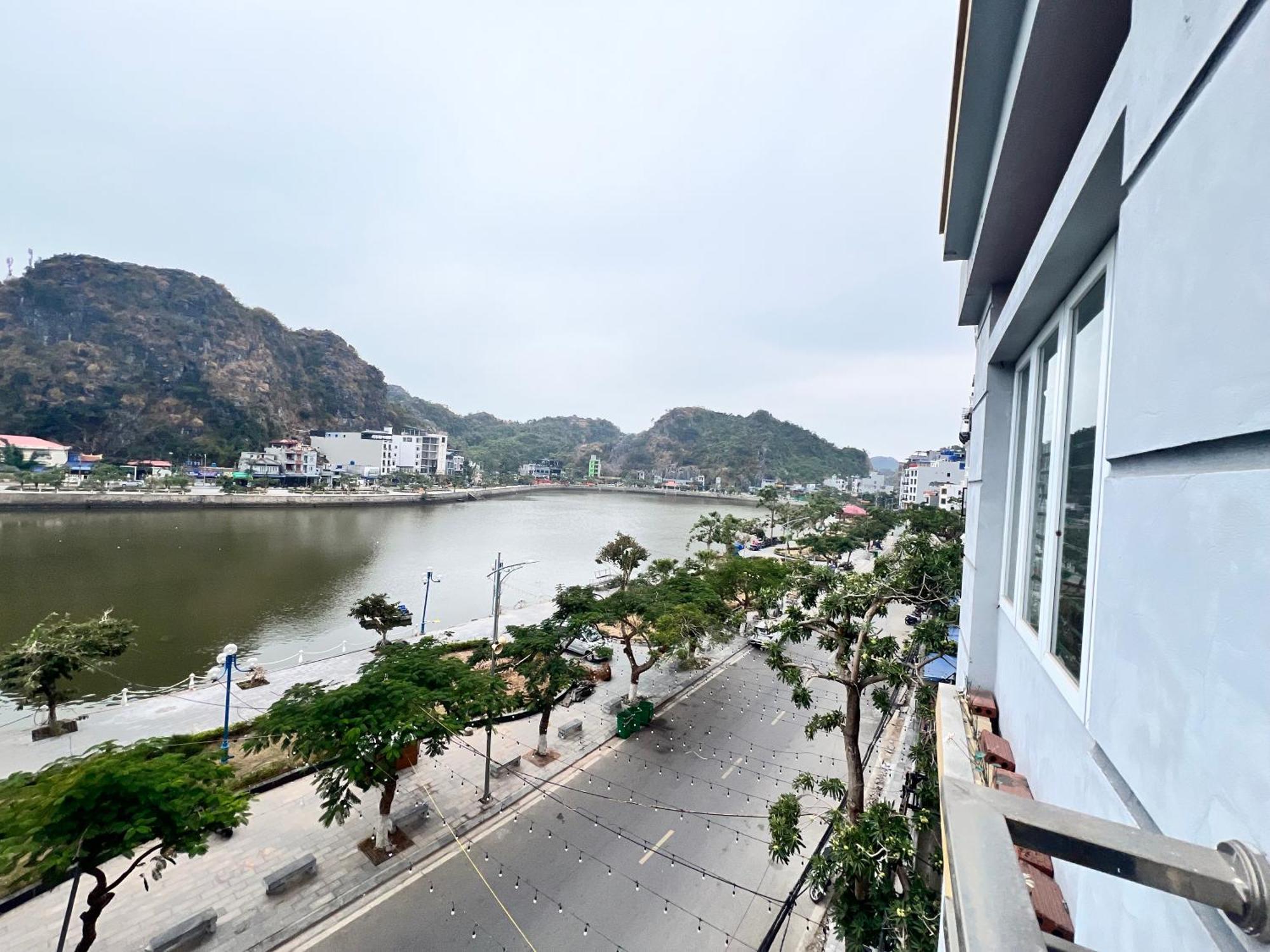 Mb Central Hotel Cat Ba Island Екстериор снимка