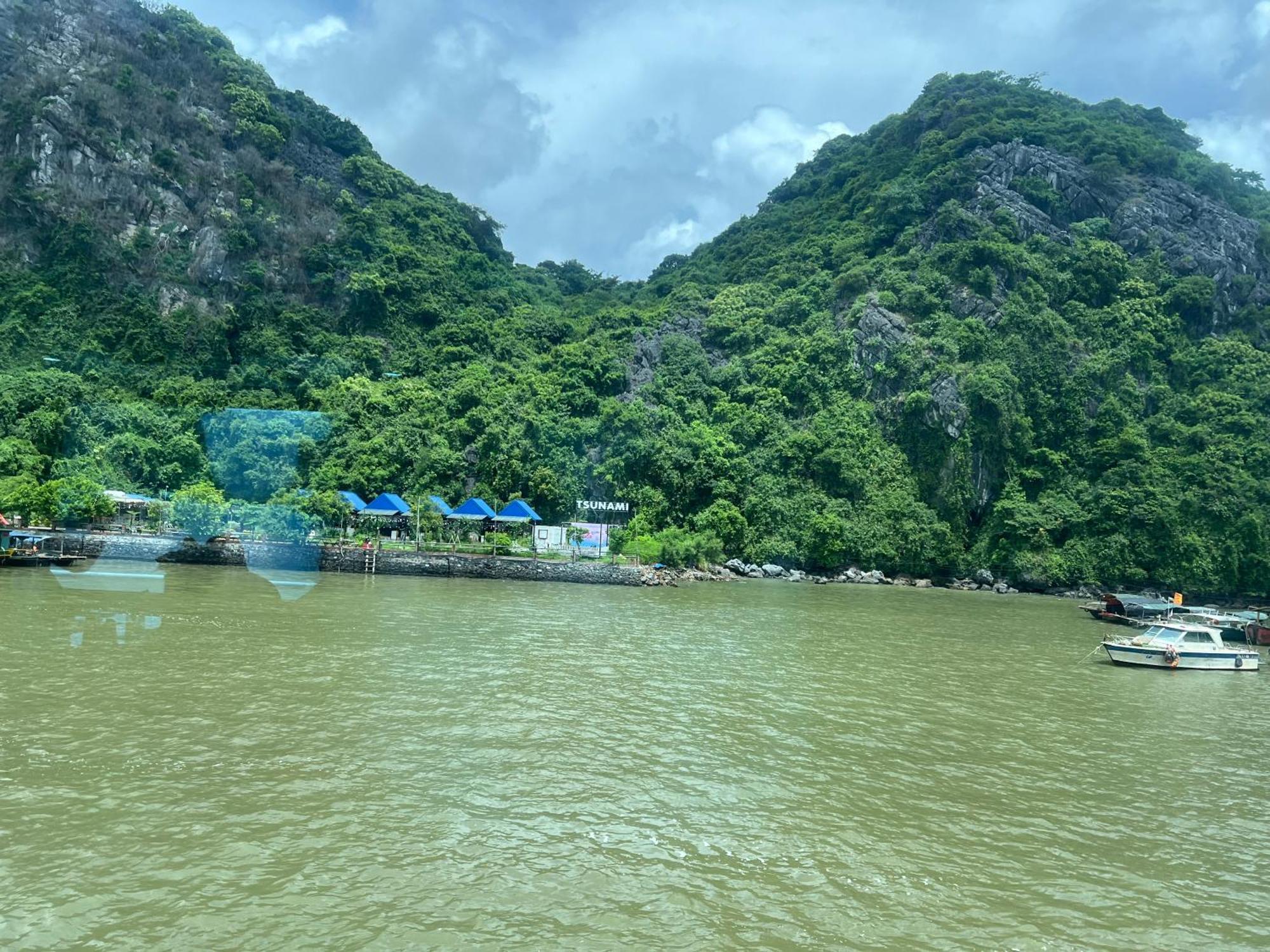 Mb Central Hotel Cat Ba Island Екстериор снимка