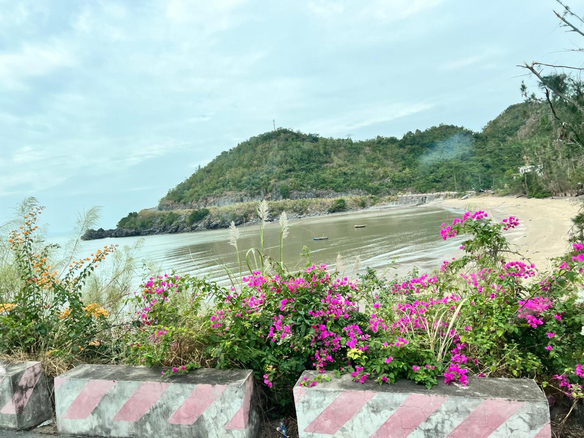 Mb Central Hotel Cat Ba Island Екстериор снимка