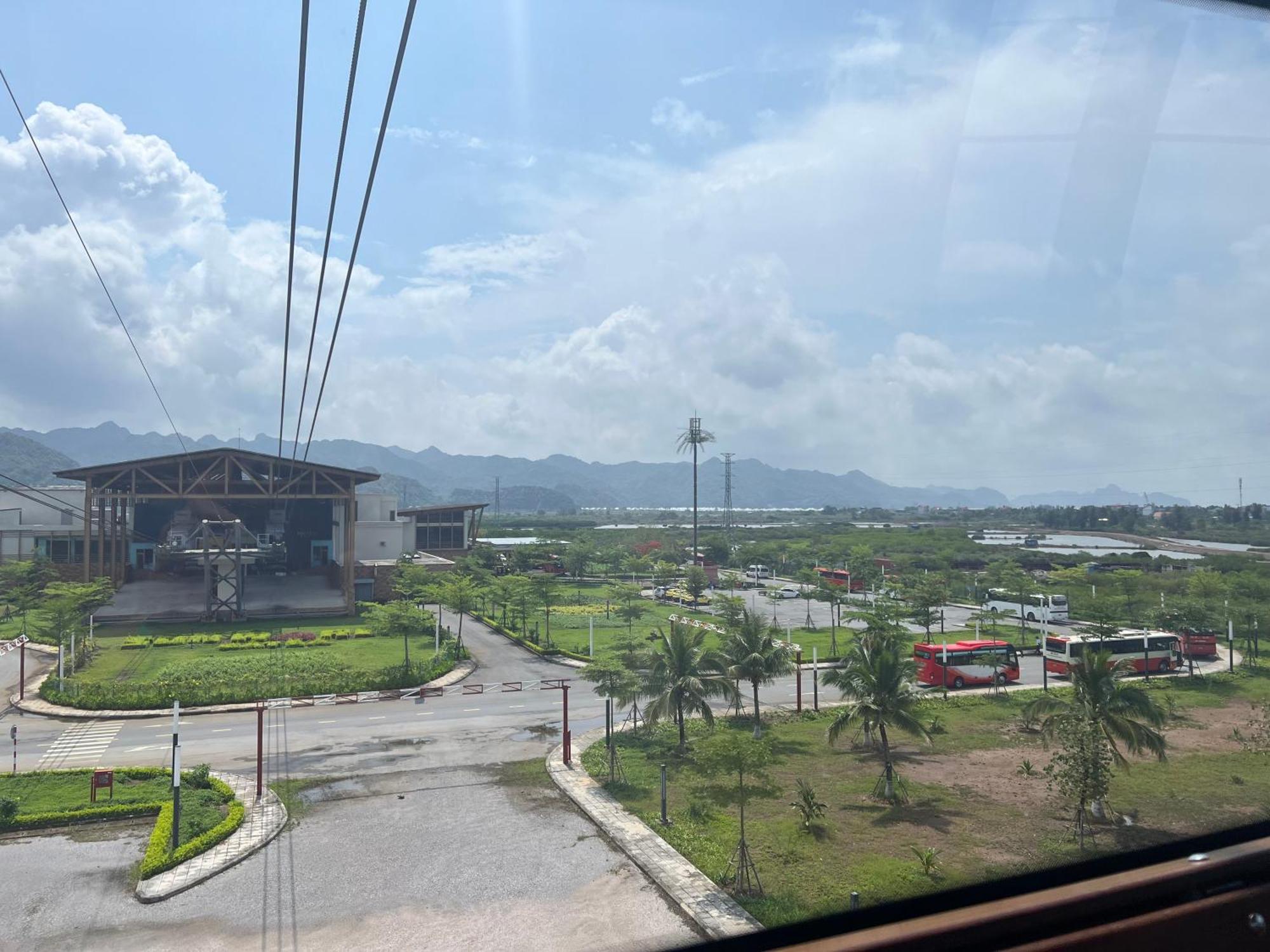 Mb Central Hotel Cat Ba Island Екстериор снимка