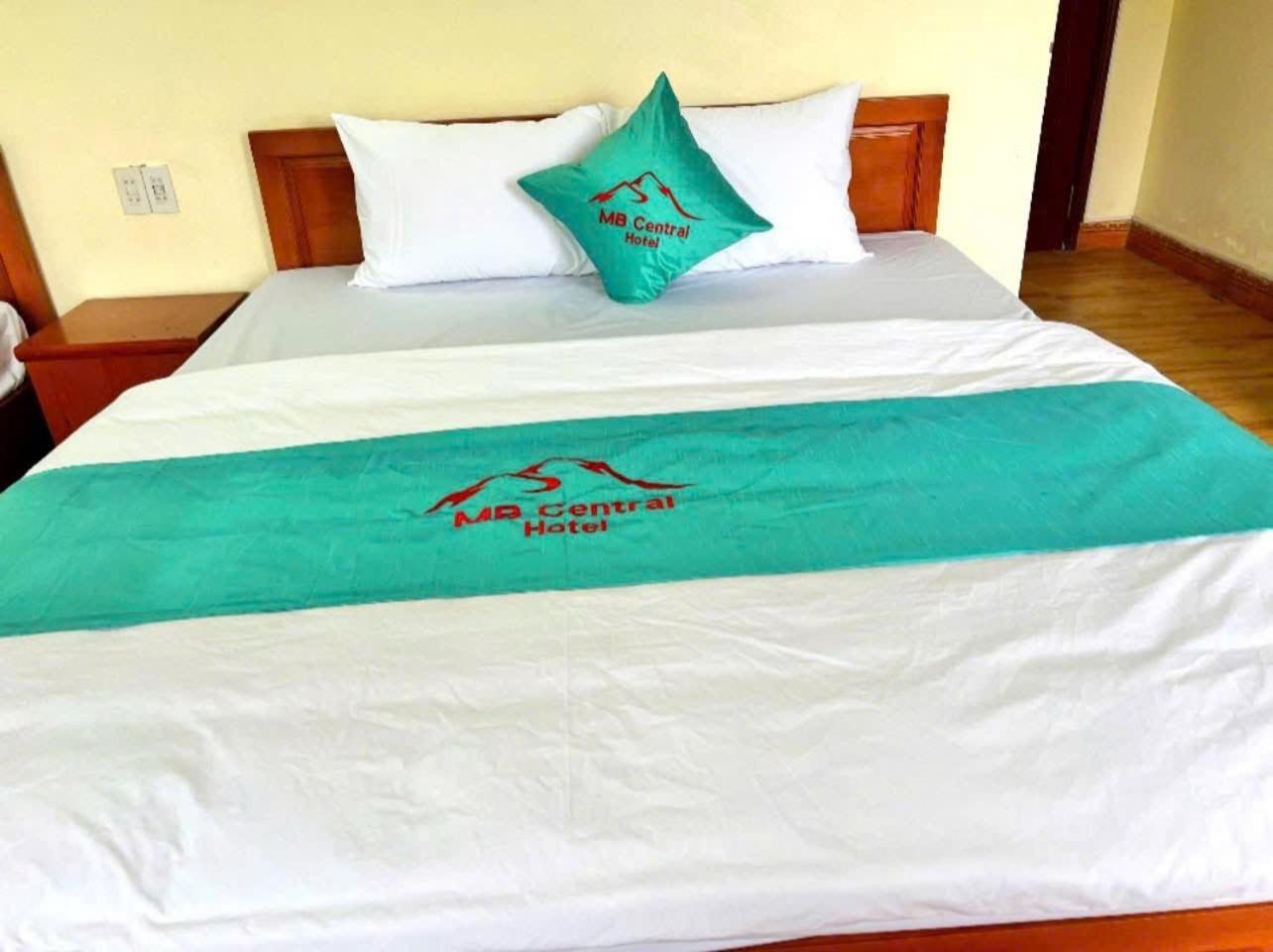 Mb Central Hotel Cat Ba Island Екстериор снимка